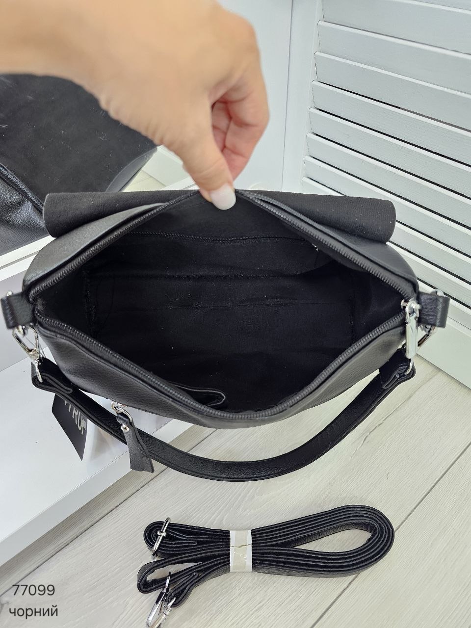 Клатч з клапаном з м'якої еко шкіри - ЧОРНИЙ