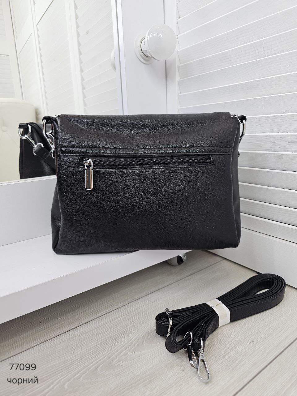 Клатч з клапаном з м'якої еко шкіри - ЧОРНИЙ